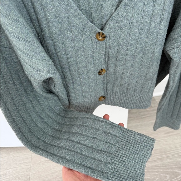 FRANCESCA’S KNIT CARDIGAN - Picture 8 of 8